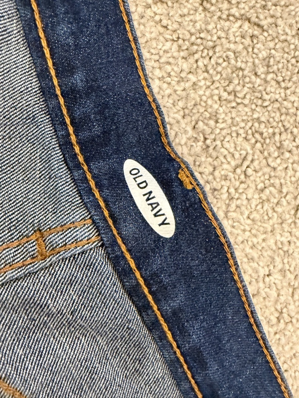 Old Navy Mid-Rise Wow Jean Short Dark Wash Size 12 - Picture 5 of 5